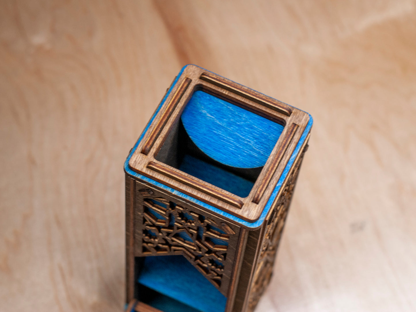 Dice Tower "Arabesque" | Wooden laser-cut dice rolling tower, a premium gift for D&D or other TTRPGs